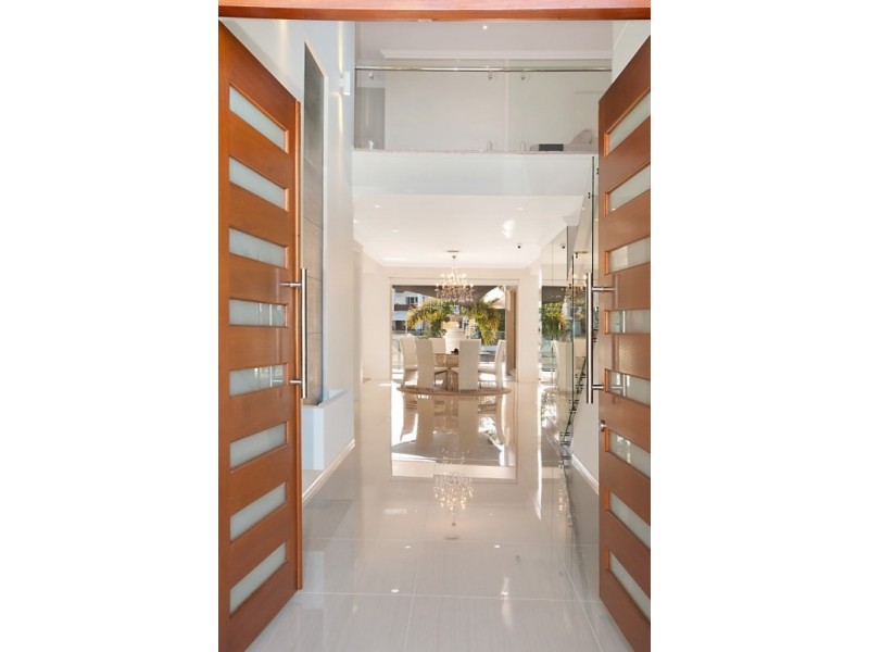 27 King Charles, Paradise Point QLD 4216