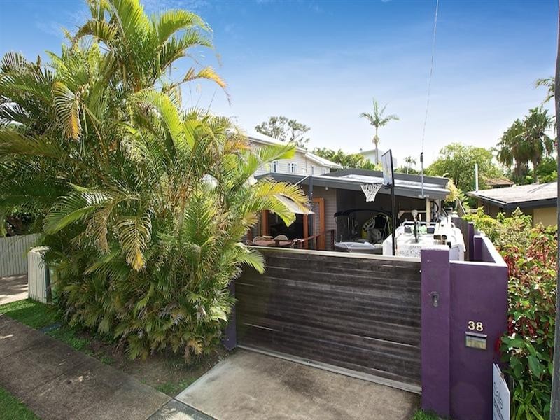 38 Sydney Street, Labrador QLD 4215