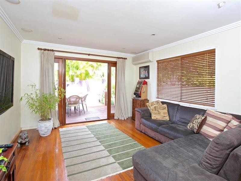 38 Sydney Street, Labrador QLD 4215