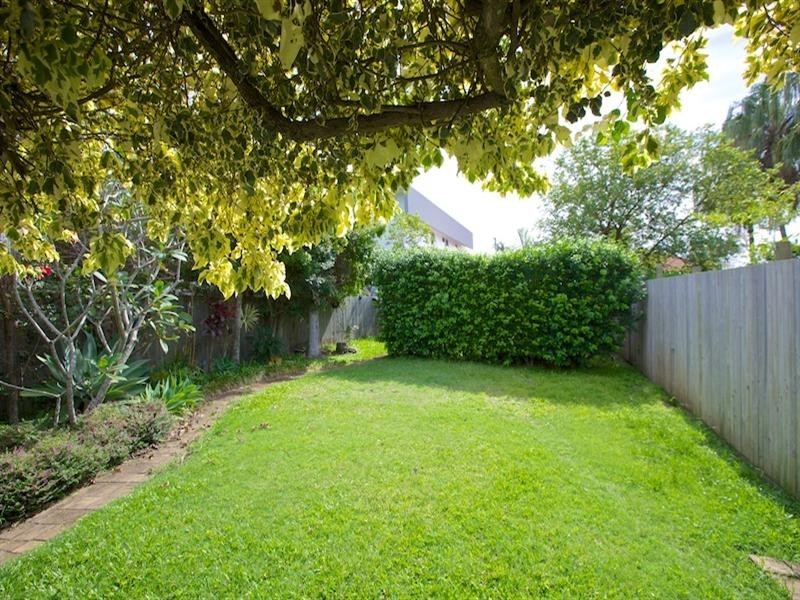 38 Sydney Street, Labrador QLD 4215