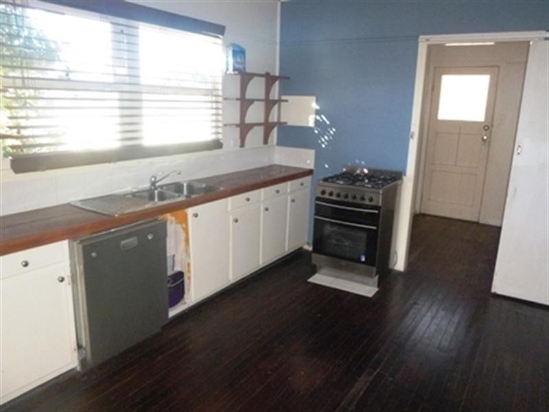 6 Nemara Street, Biggera Waters QLD 4216