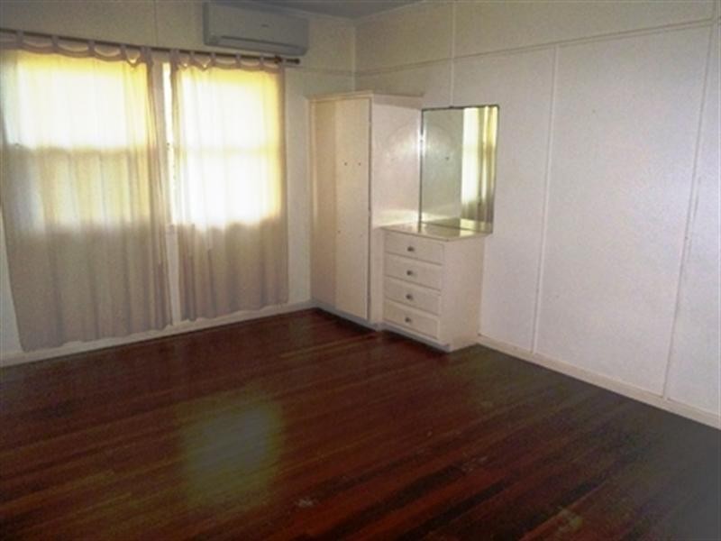 6 Nemara Street, Biggera Waters QLD 4216