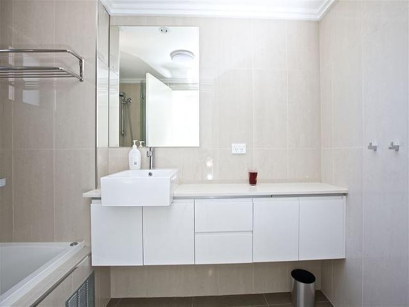 9/508 Marine Parade, Biggera Waters QLD 4216