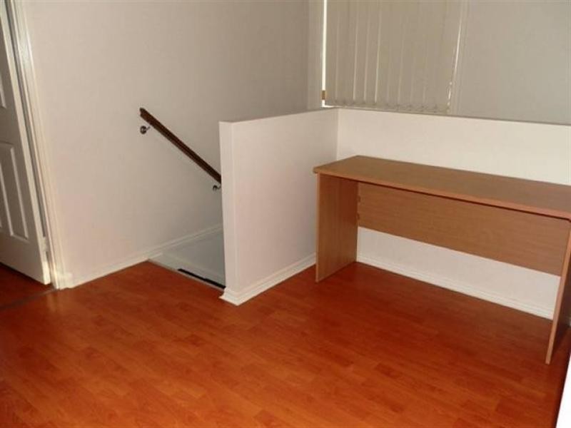 2/142 Frank Street, Labrador QLD 4215