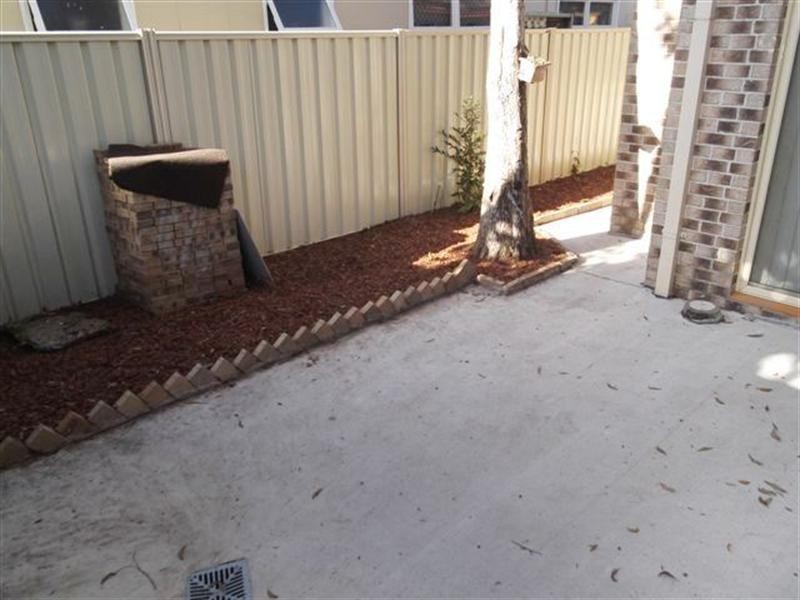 2/142 Frank Street, Labrador QLD 4215