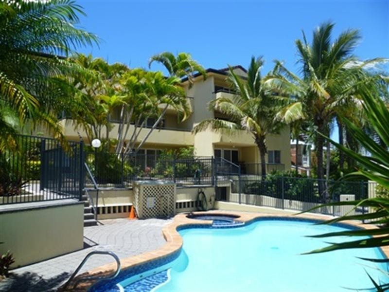 6/65 Bayview Street, Runaway Bay QLD 4216