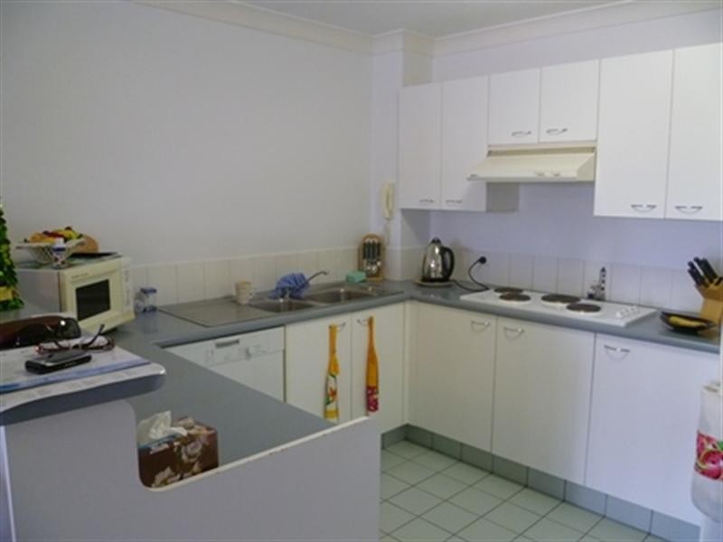 6/65 Bayview Street, Runaway Bay QLD 4216