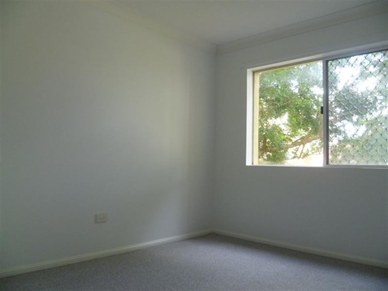 6/65 Bayview Street, Runaway Bay QLD 4216