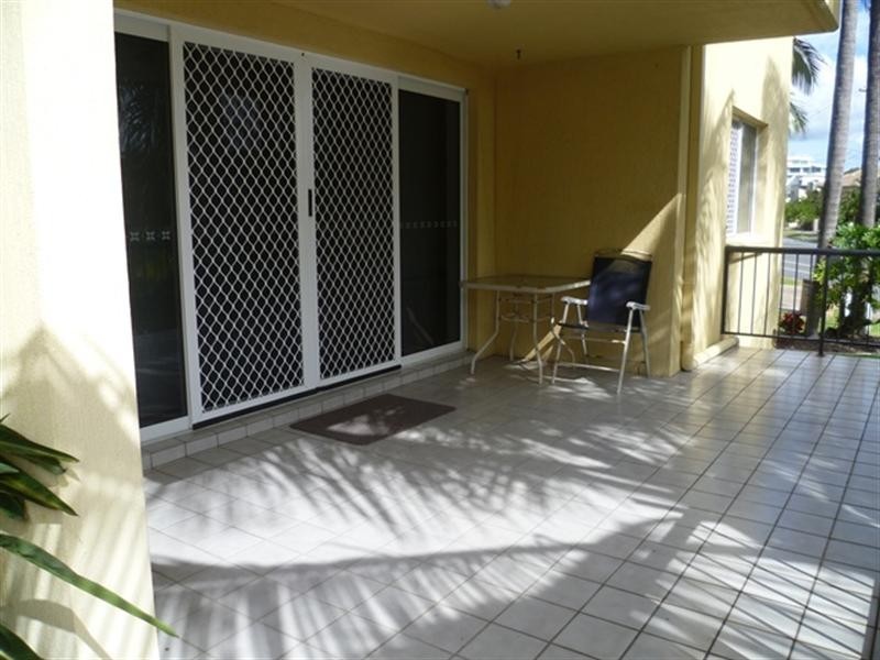 6/65 Bayview Street, Runaway Bay QLD 4216