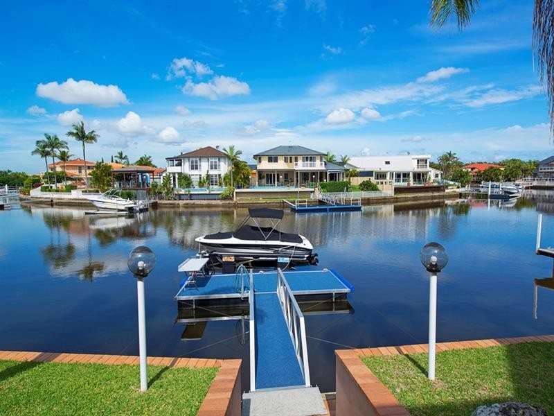 52 Pebble Beach Drive, Runaway Bay QLD 4216