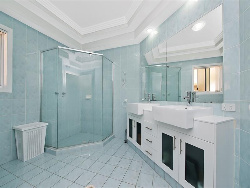 52 Pebble Beach Drive, Runaway Bay QLD 4216