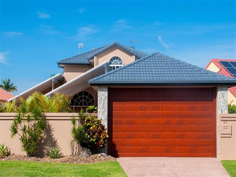 52 Pebble Beach Drive, Runaway Bay QLD 4216