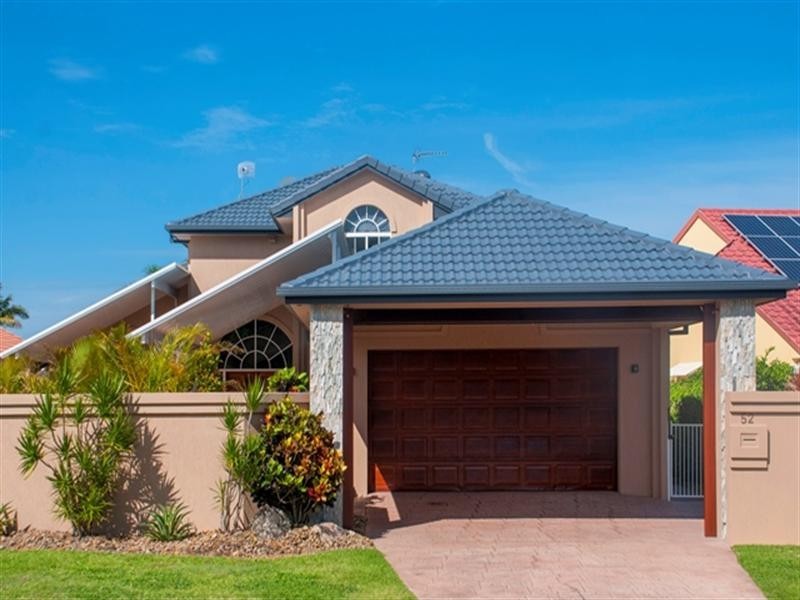 52 Pebble Beach Drive, Runaway Bay QLD 4216