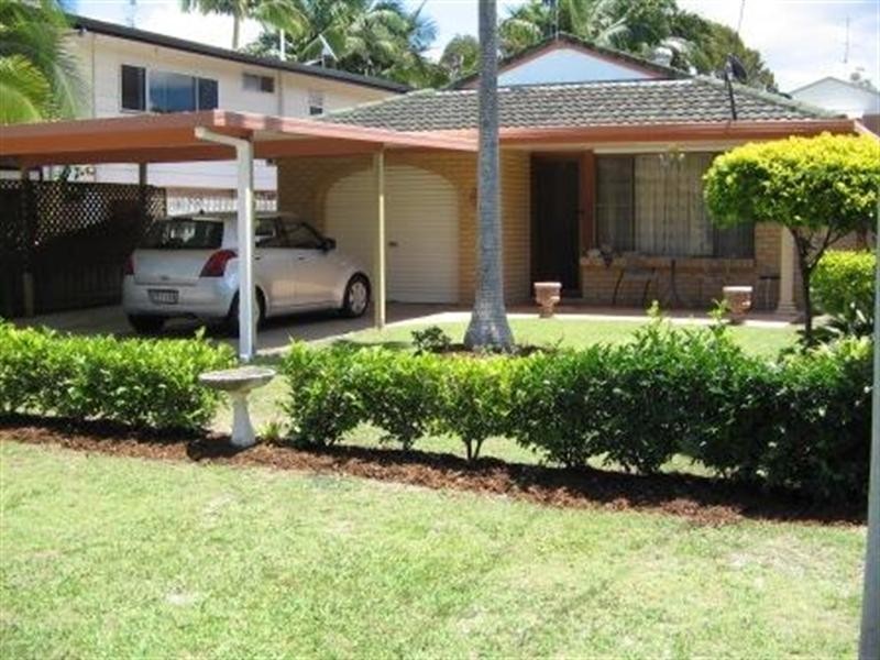 42 Tallara Street, Coombabah QLD 4216