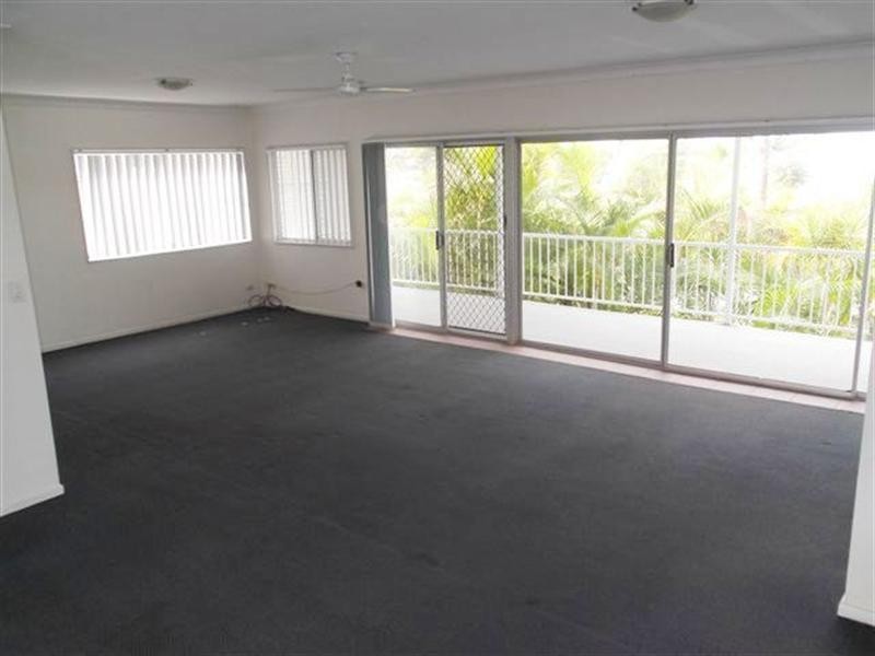 2/12 Oatland Esplanade, Runaway Bay QLD 4216