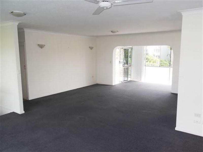 2/12 Oatland Esplanade, Runaway Bay QLD 4216