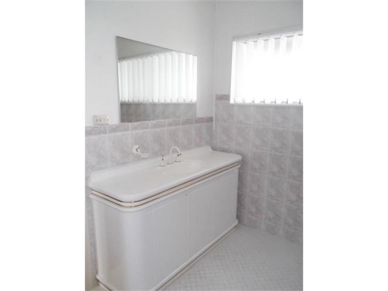 2/12 Oatland Esplanade, Runaway Bay QLD 4216