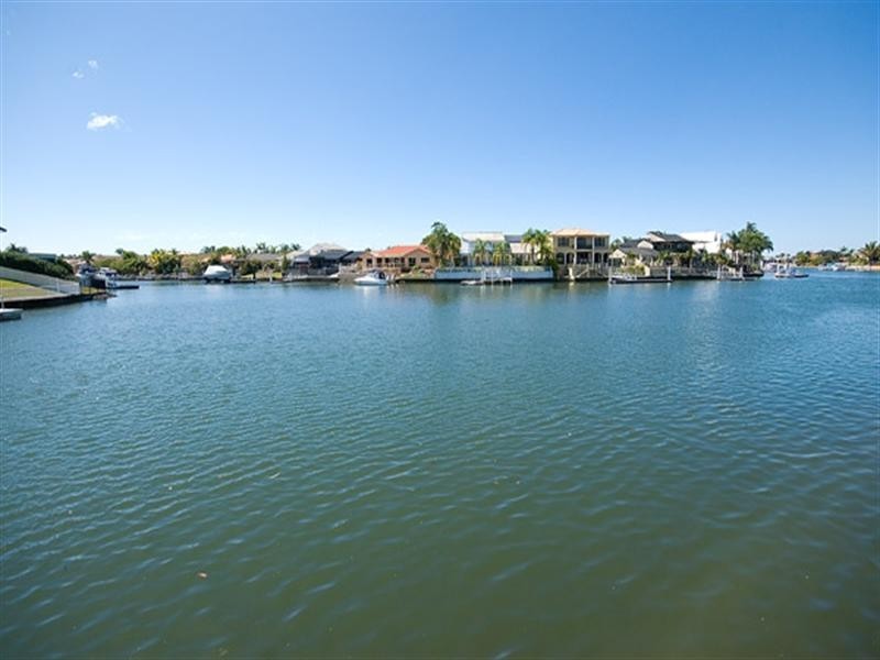 166 Sundance Way, Runaway Bay QLD 4216