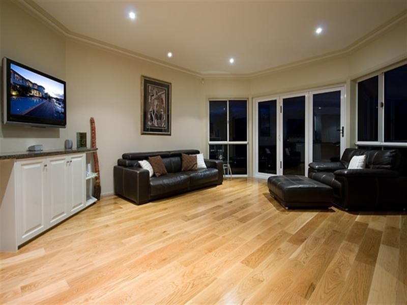 166 Sundance Way, Runaway Bay QLD 4216