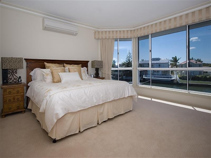 166 Sundance Way, Runaway Bay QLD 4216