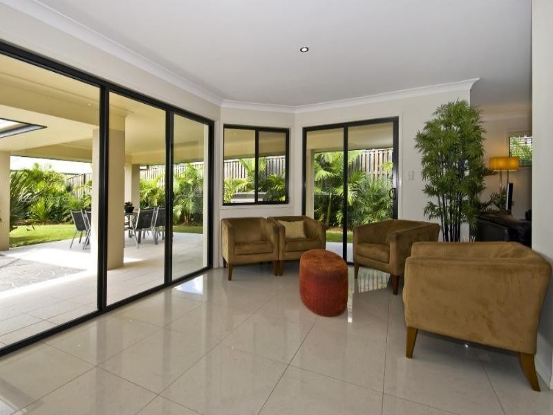 27 Mellum Circuit, Pacific Pines QLD 4211