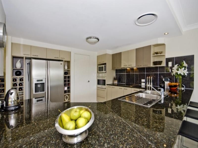 27 Mellum Circuit, Pacific Pines QLD 4211