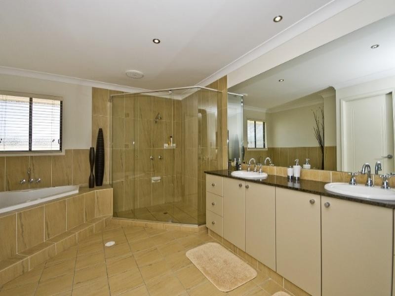 27 Mellum Circuit, Pacific Pines QLD 4211