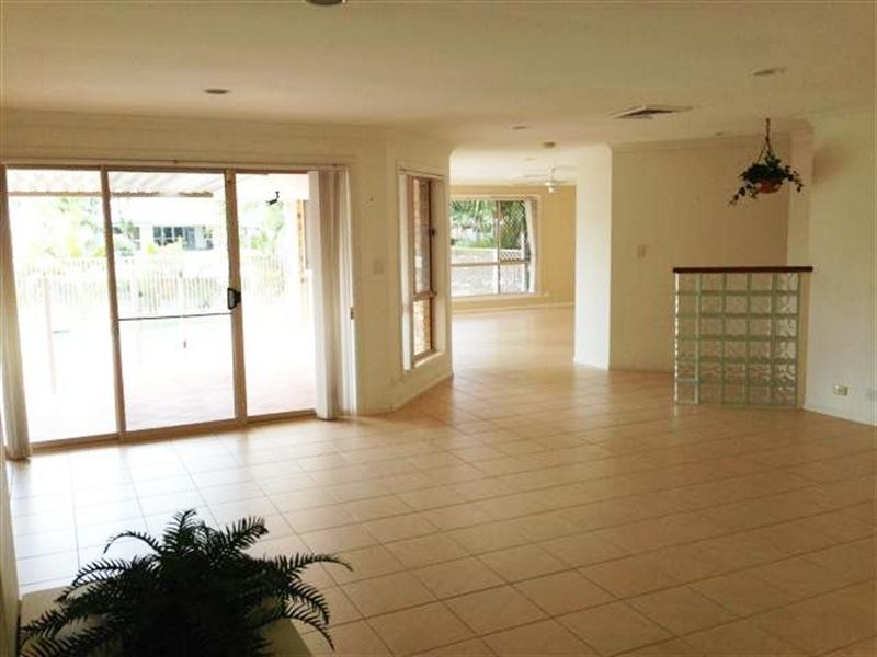 476 Oxley Drive, Runaway Bay QLD 4216
