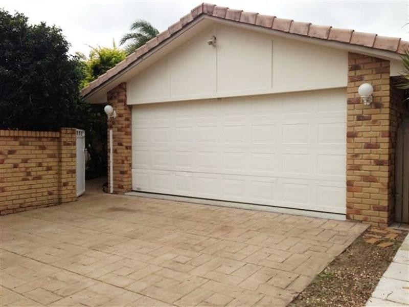 476 Oxley Drive, Runaway Bay QLD 4216