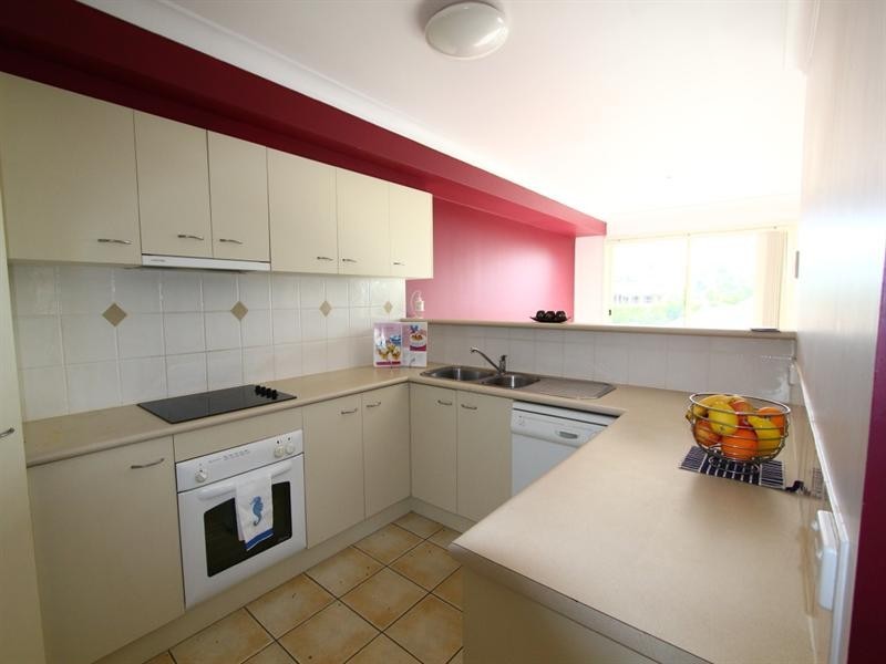 1/76 Kincaid Drive, Highland Park QLD 4211