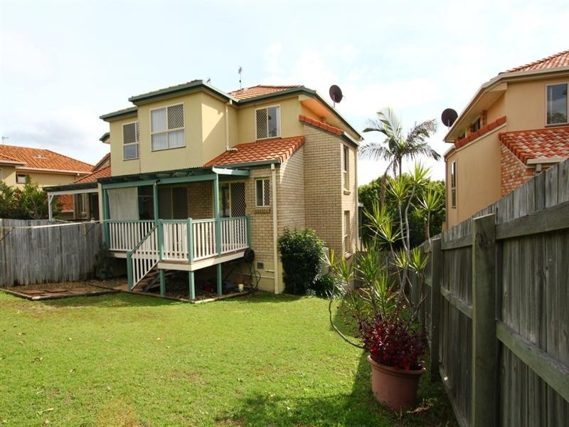 1/76 Kincaid Drive, Highland Park QLD 4211