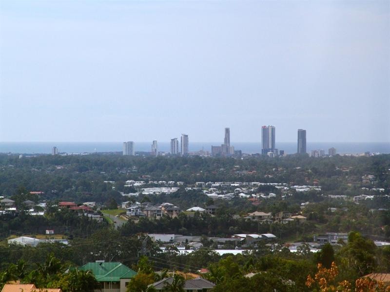 1/76 Kincaid Drive, Highland Park QLD 4211