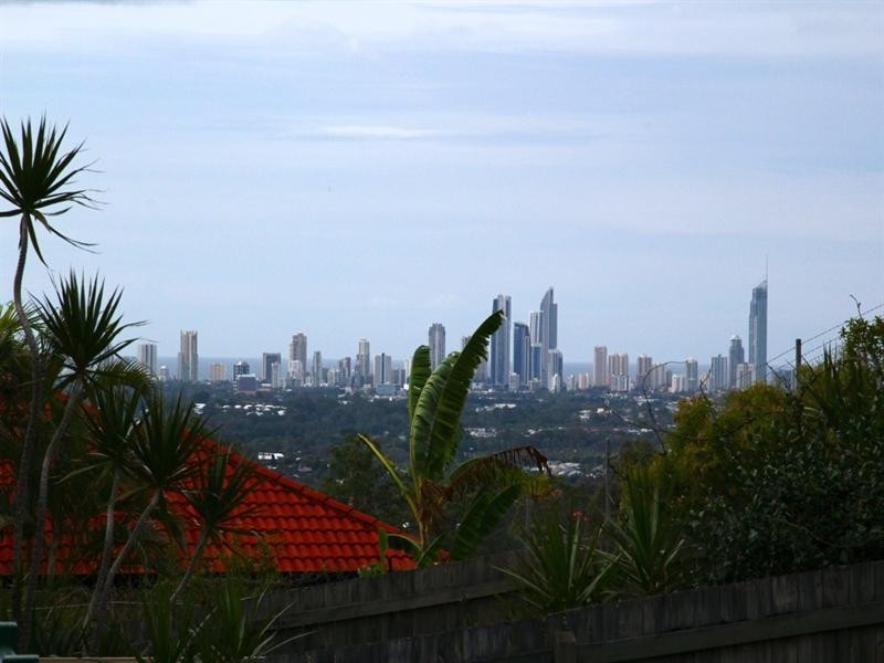 1/76 Kincaid Drive, Highland Park QLD 4211