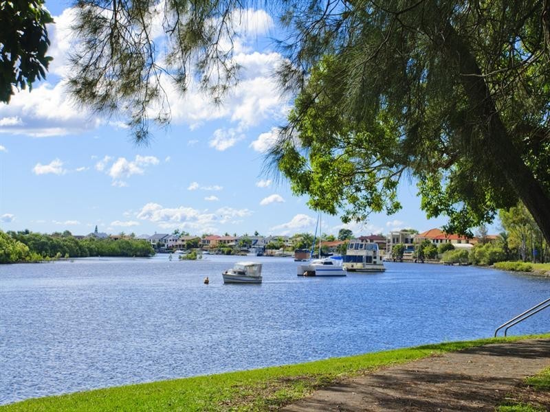 55 Nalkari Street, Coombabah QLD 4216