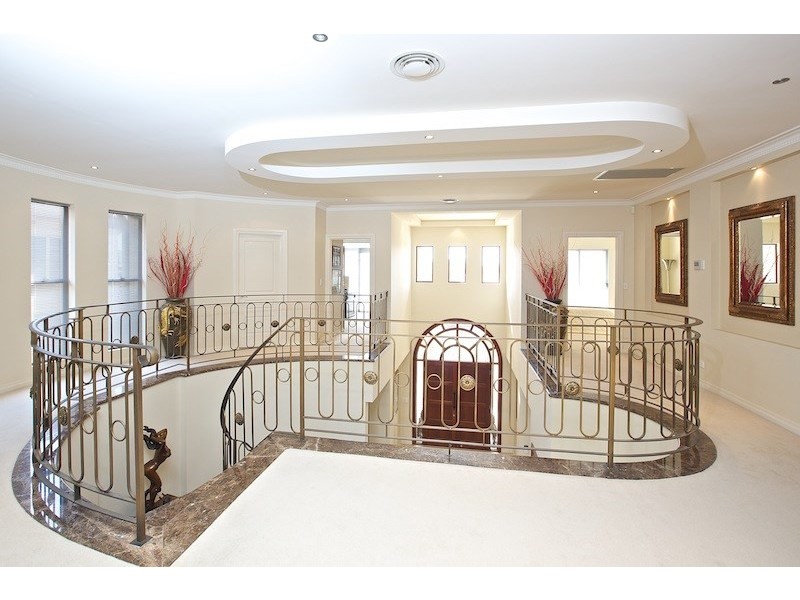 37 King Arthurs, Sovereign Islands QLD 4216