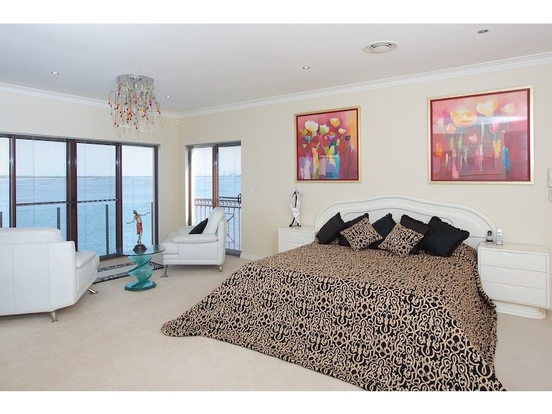 37 King Arthurs, Sovereign Islands QLD 4216