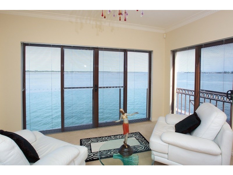 37 King Arthurs, Sovereign Islands QLD 4216