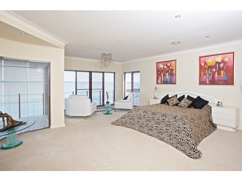 37 King Arthurs, Sovereign Islands QLD 4216