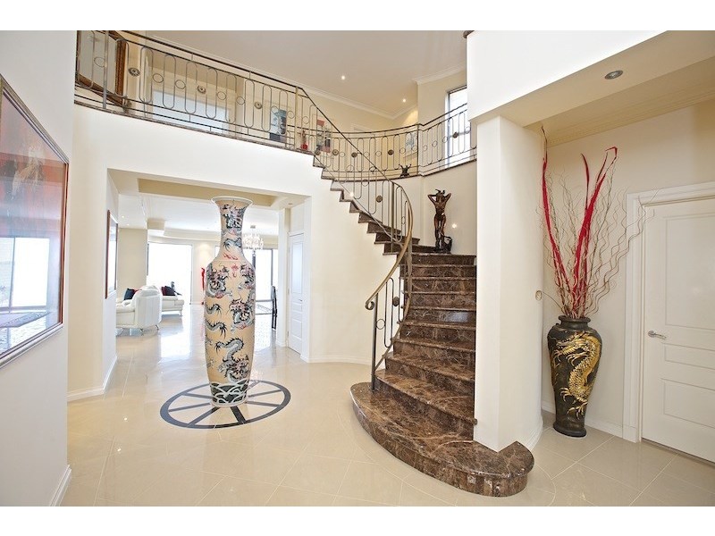 37 King Arthurs, Sovereign Islands QLD 4216