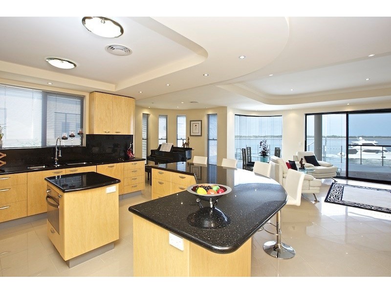 37 King Arthurs, Sovereign Islands QLD 4216