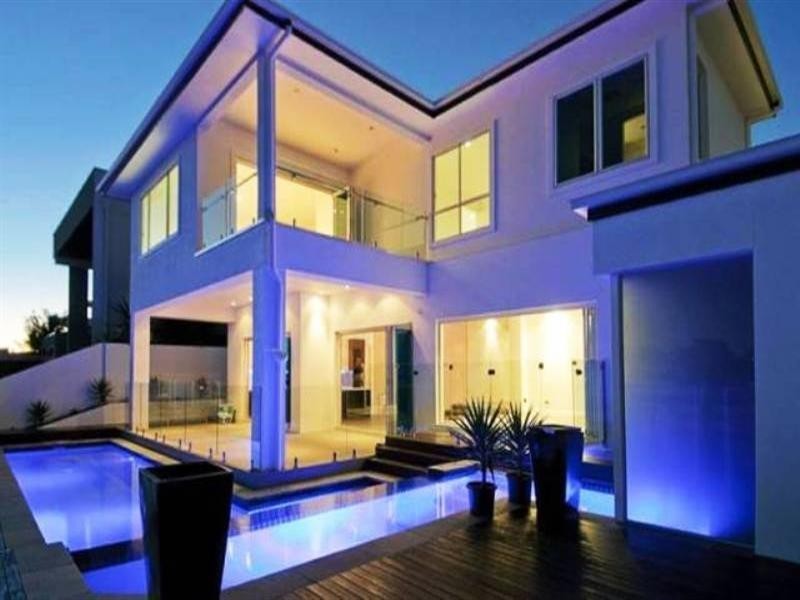 25 Knightsbridge Parade, Sovereign Islands QLD 4216