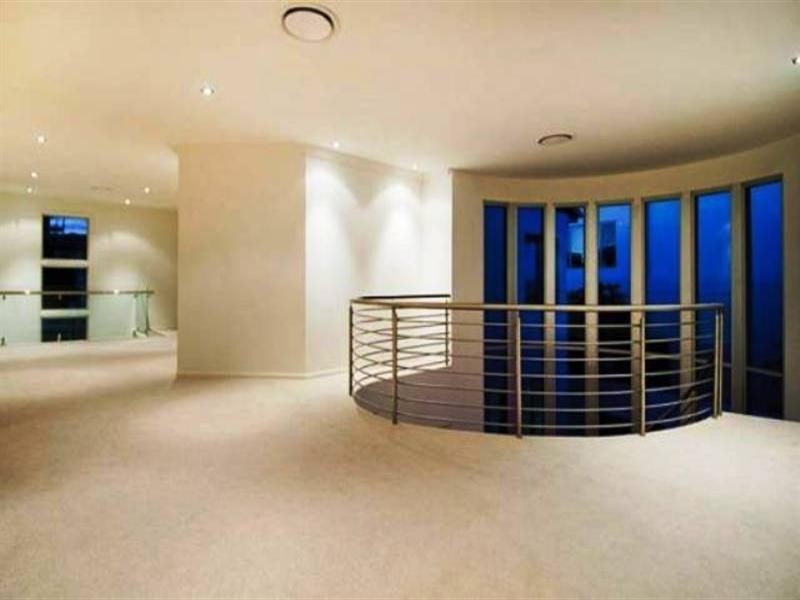 25 Knightsbridge Parade, Sovereign Islands QLD 4216