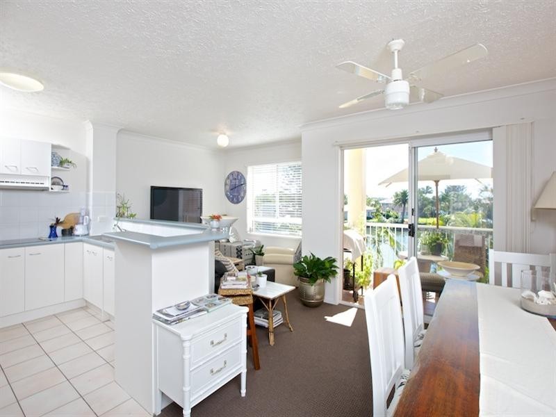 8/11-19 Taylor Street, Biggera Waters QLD 4216