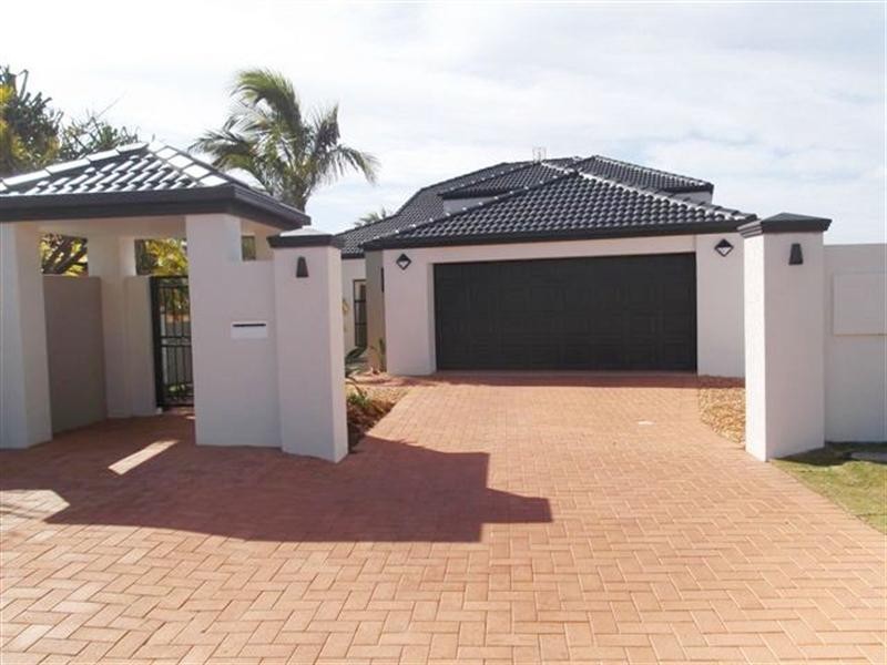 3 The Peninsula, Sovereign Islands QLD 4216