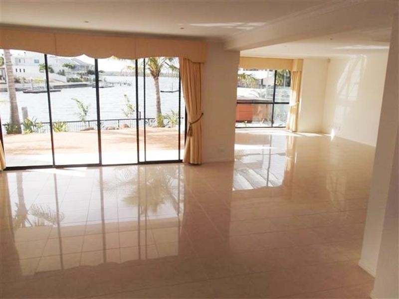 3 The Peninsula, Sovereign Islands QLD 4216