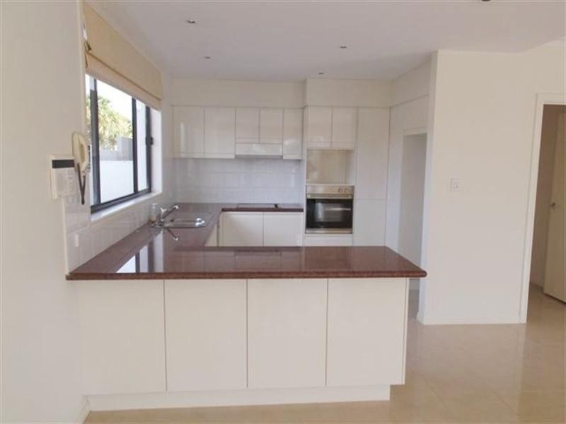 3 The Peninsula, Sovereign Islands QLD 4216