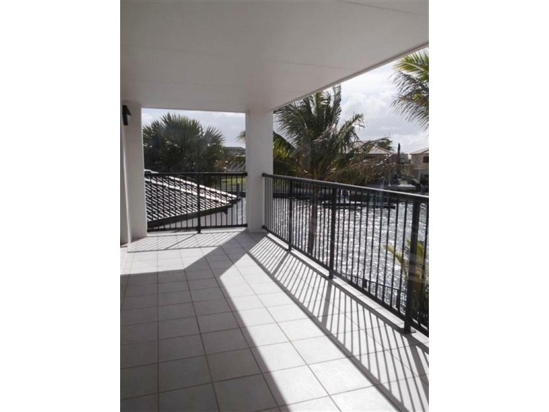 3 The Peninsula, Sovereign Islands QLD 4216