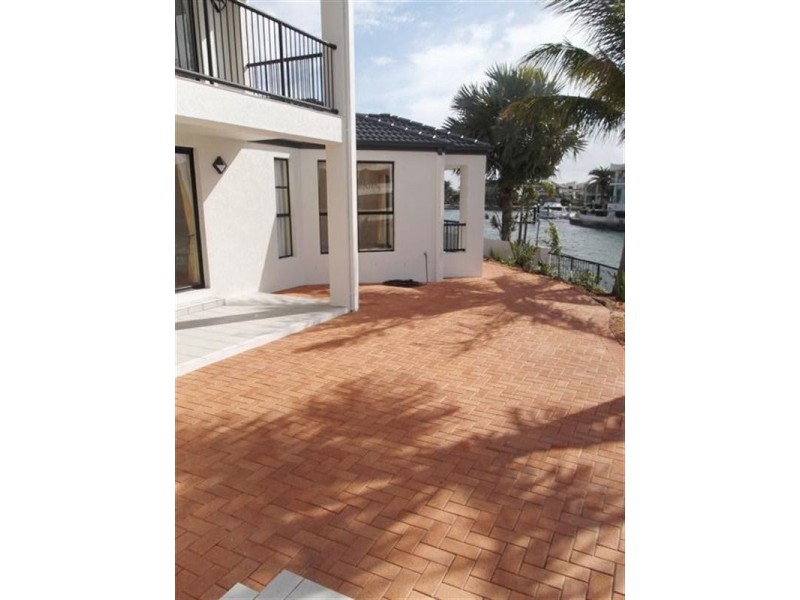 3 The Peninsula, Sovereign Islands QLD 4216