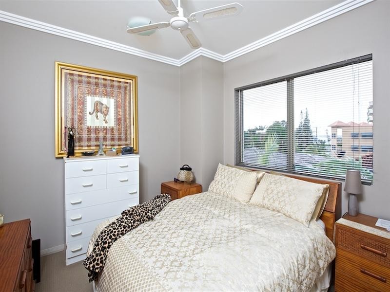 5/2 Oleander Avenue, Biggera Waters QLD 4216