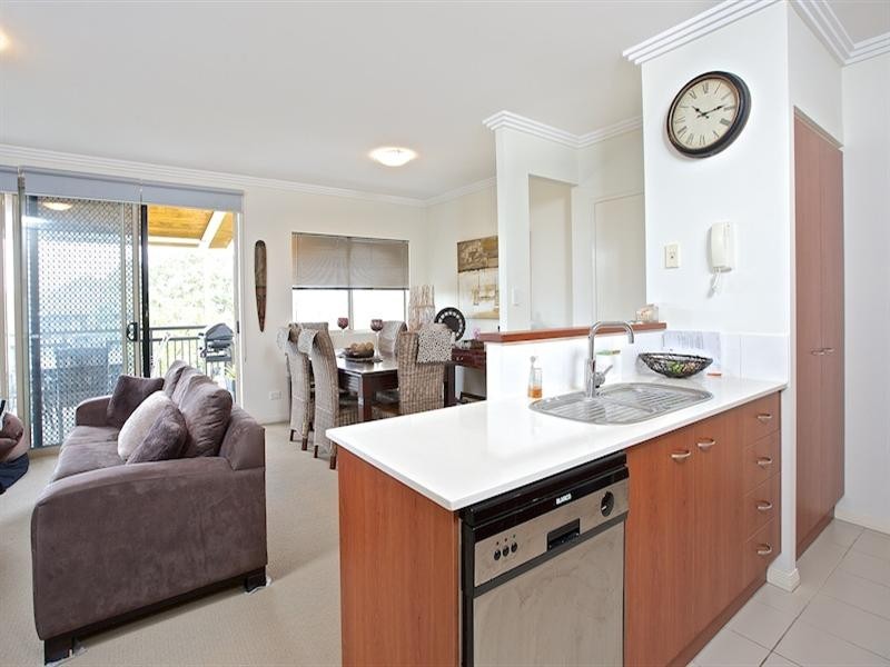 5/2 Oleander Avenue, Biggera Waters QLD 4216